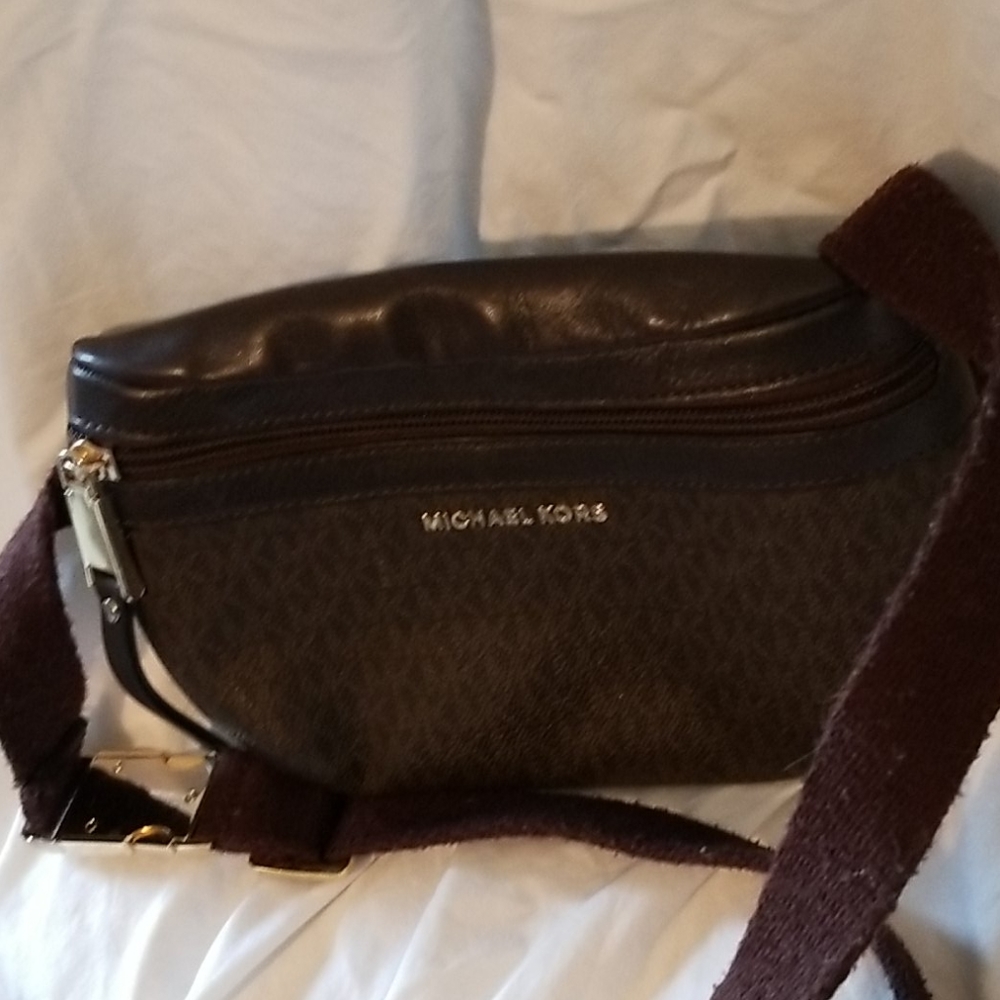 Micheal Kors leather fanny pack